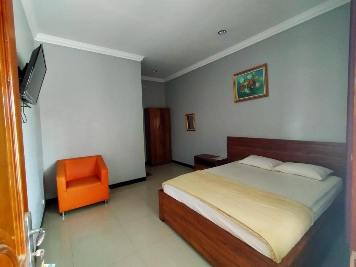 Hotel Asri Baru Purwokerto Buitenkant foto