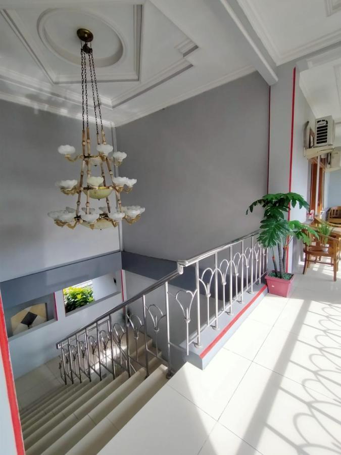 Hotel Asri Baru Purwokerto Buitenkant foto