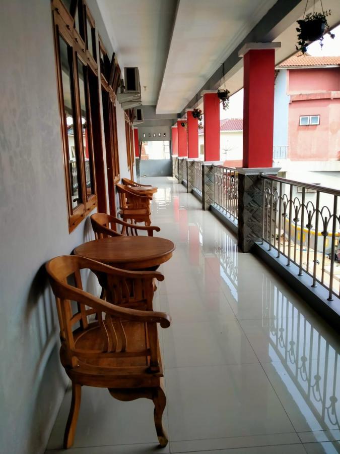 Hotel Asri Baru Purwokerto Buitenkant foto