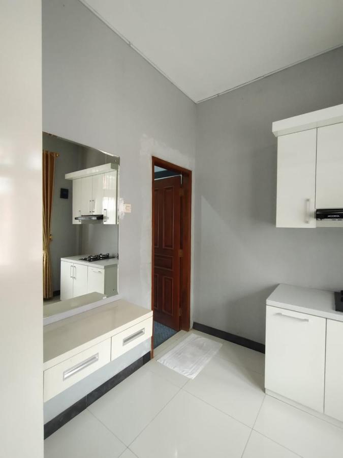 Hotel Asri Baru Purwokerto Buitenkant foto