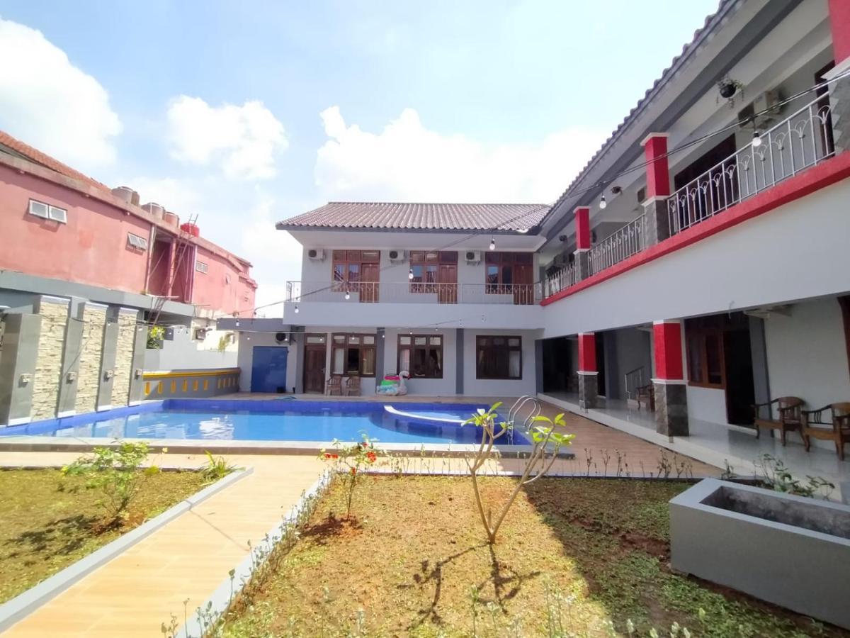 Hotel Asri Baru Purwokerto Buitenkant foto