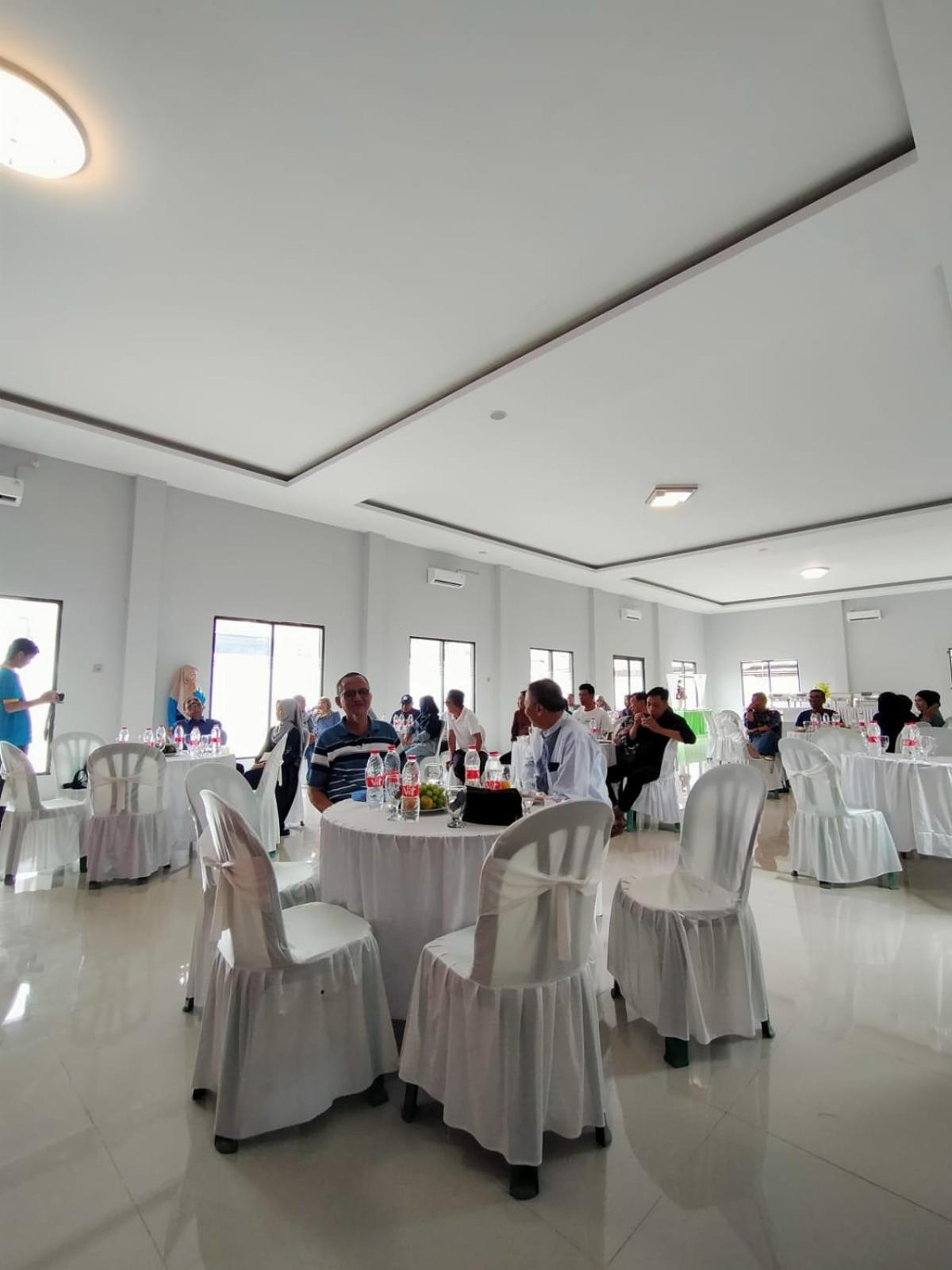 Hotel Asri Baru Purwokerto Buitenkant foto