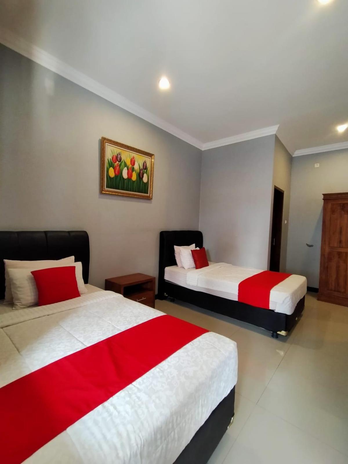 Hotel Asri Baru Purwokerto Buitenkant foto