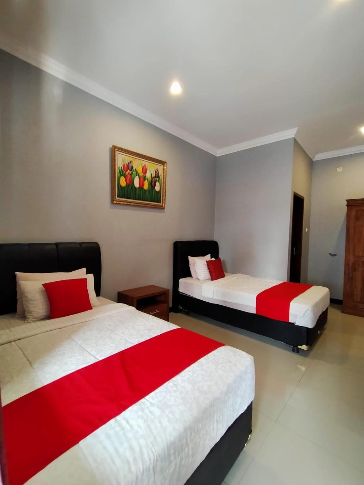 Hotel Asri Baru Purwokerto Buitenkant foto