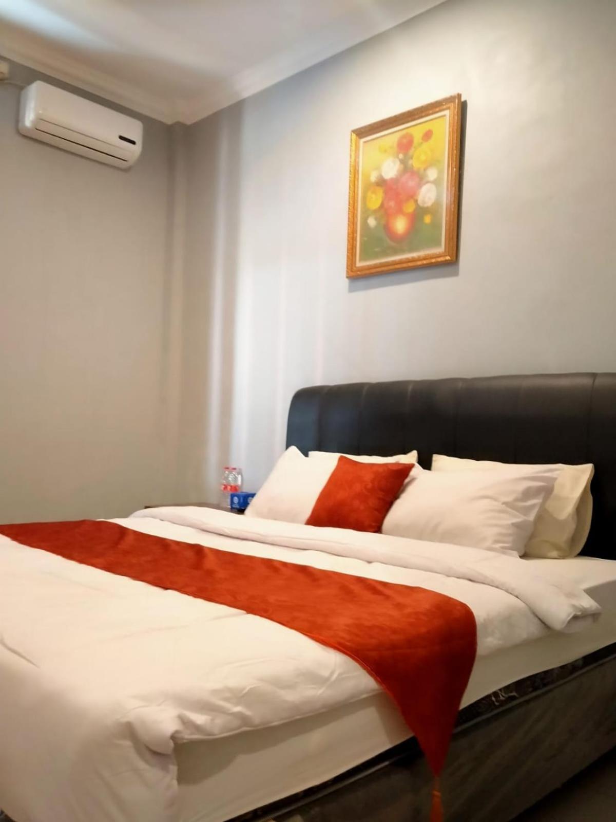 Hotel Asri Baru Purwokerto Buitenkant foto