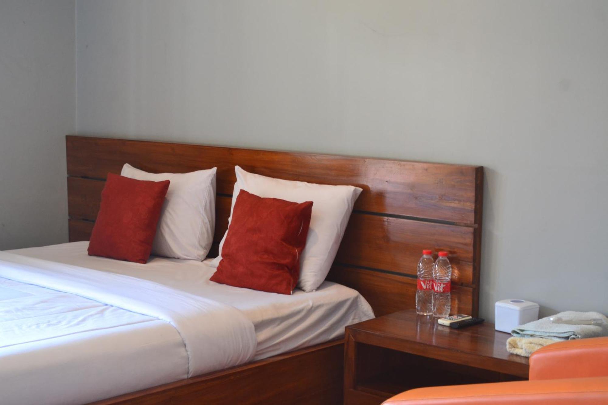 Hotel Asri Baru Purwokerto Buitenkant foto